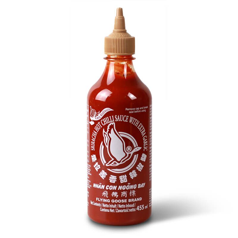 Sriracha hot chilli sauce with extra garlic FLYING GOOSE 455 ml